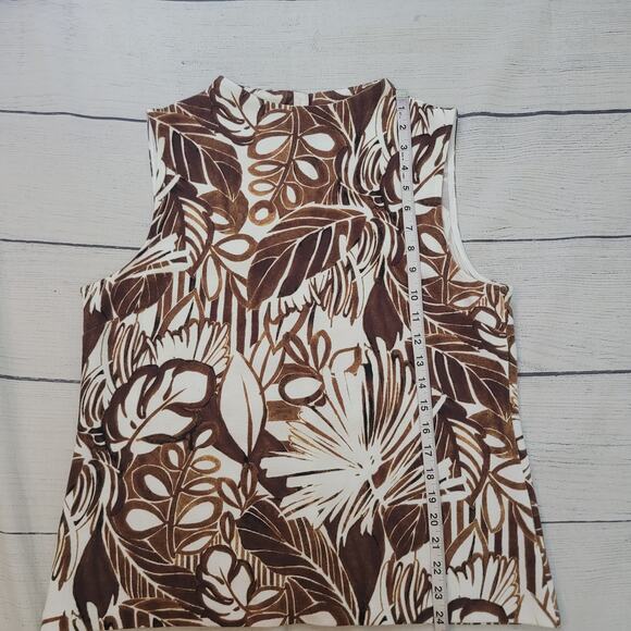 Talbots Size  L  Button Detail Funnel Neck Shell Woodland Ferns Top Mature - Picture 6 of 9